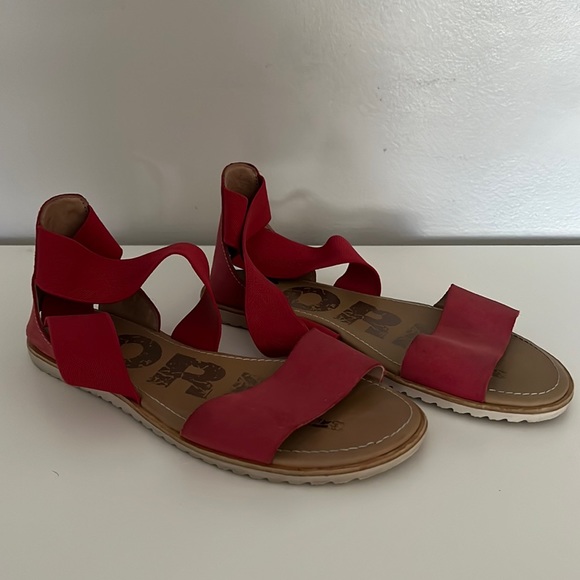 Sorel strappy sandals - Picture 1 of 5